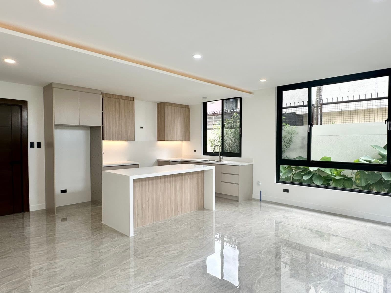 BF Homes Parañaque House & Lot for SALE — photo 1 of 3